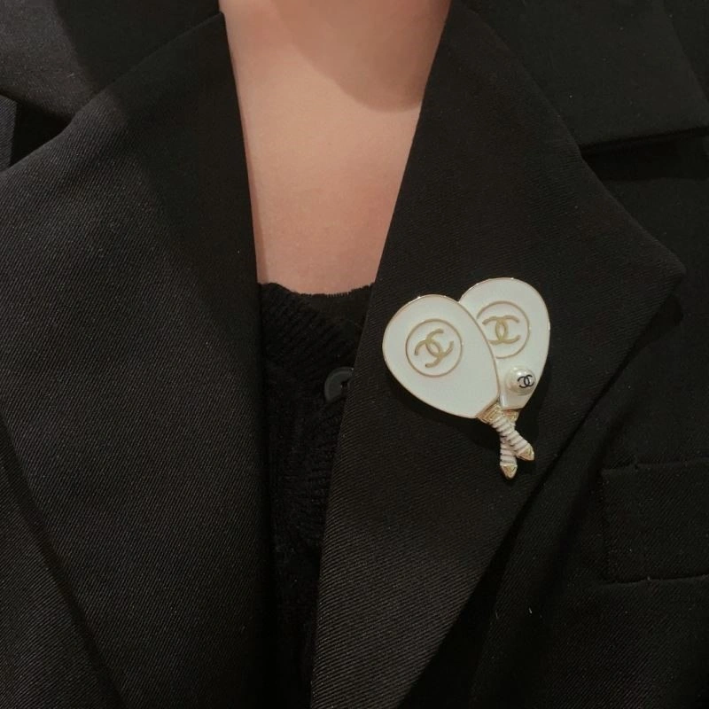 Colorful Chanel Brooches 223097