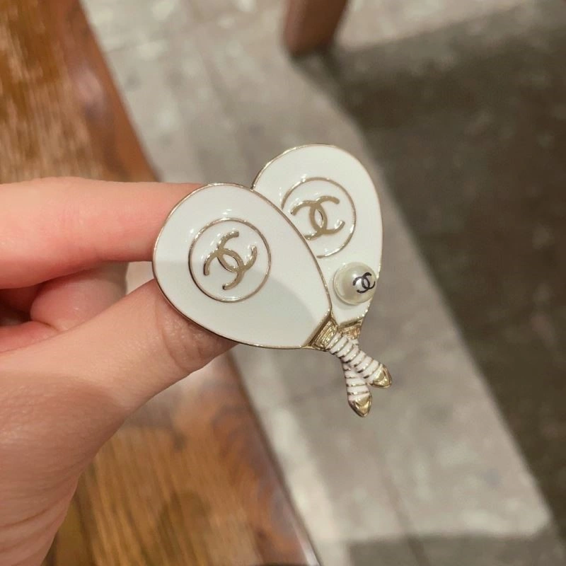 Colorful Chanel Brooches 223097