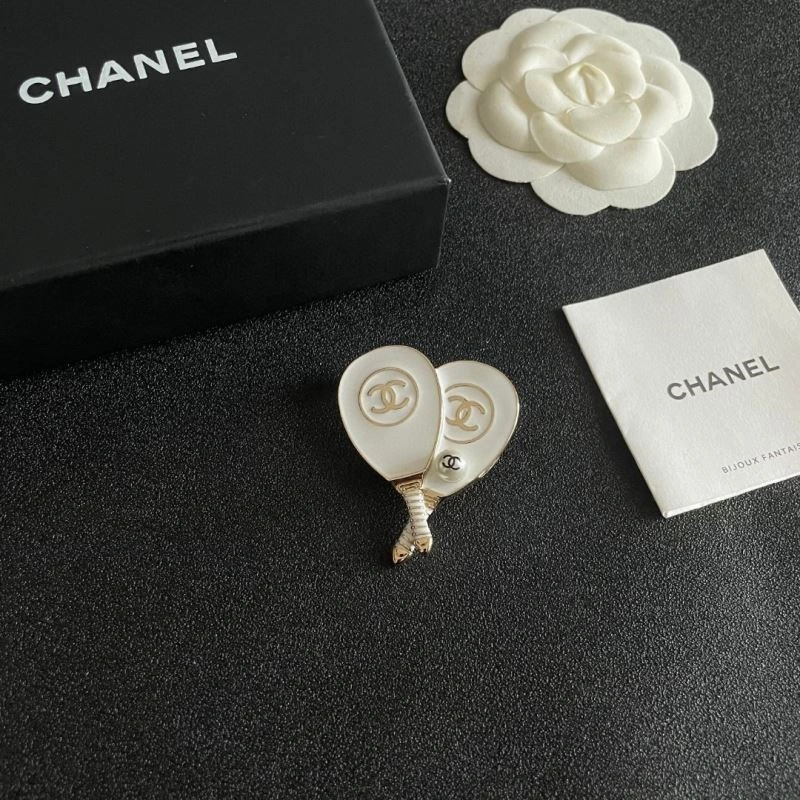 Colorful Chanel Brooches 223097