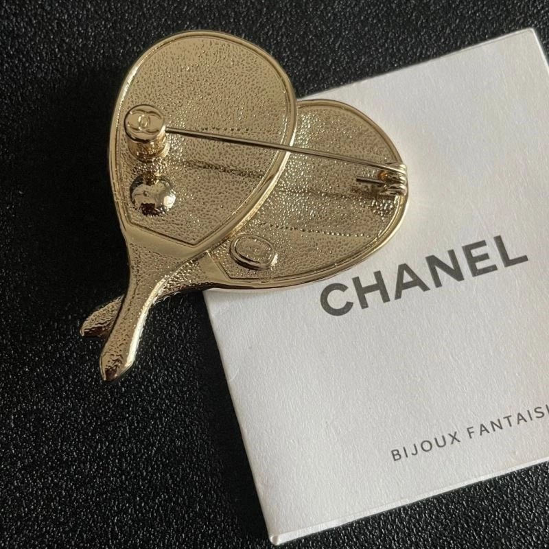 Colorful Chanel Brooches 223097