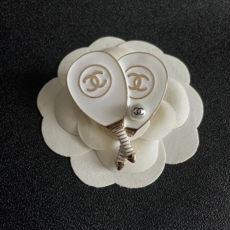 Colorful Chanel Brooches 223097