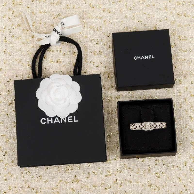 Chanel Brooches Comfortable 223105