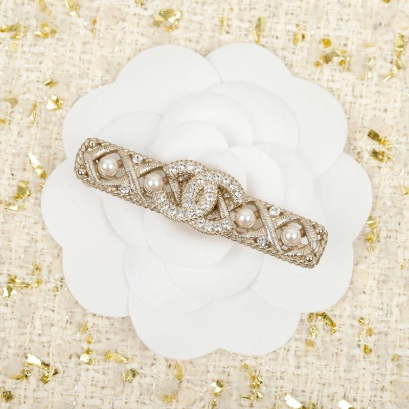 Chanel Brooches Comfortable 223105
