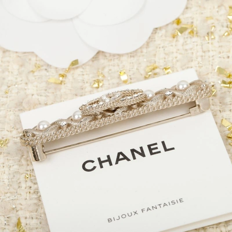 Chanel Brooches Comfortable 223105