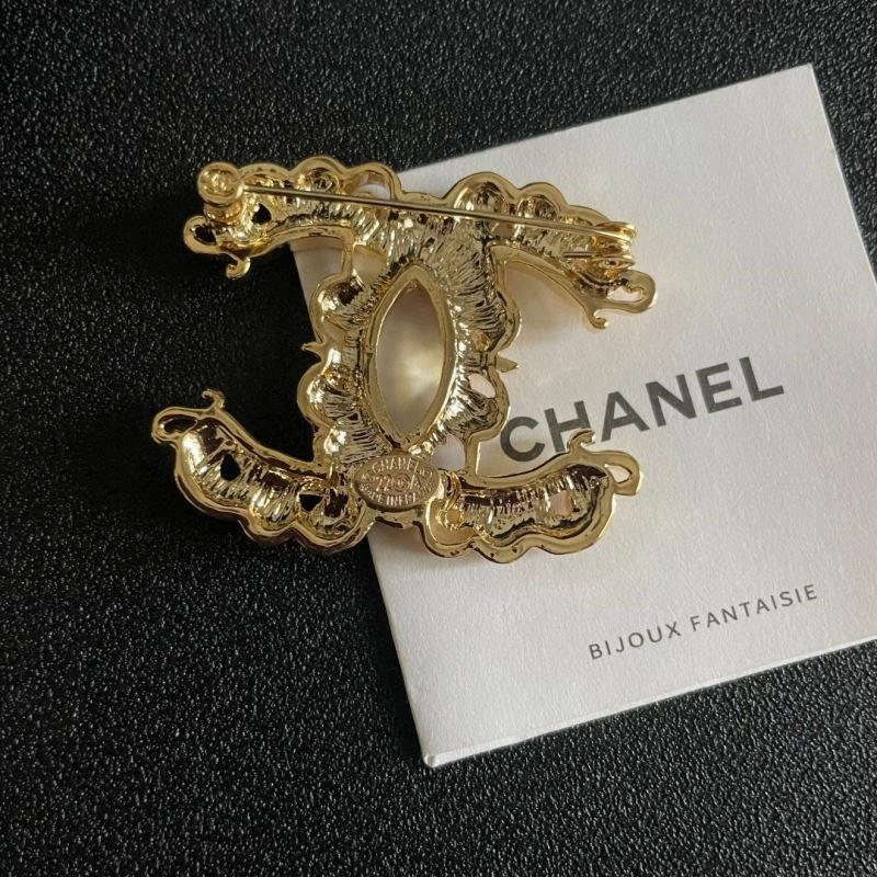 Chanel Brooches Sleek 223086