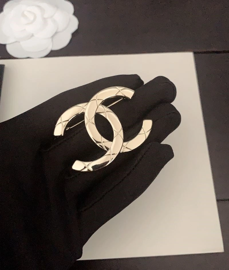 Chanel Brooches Affordable 223081