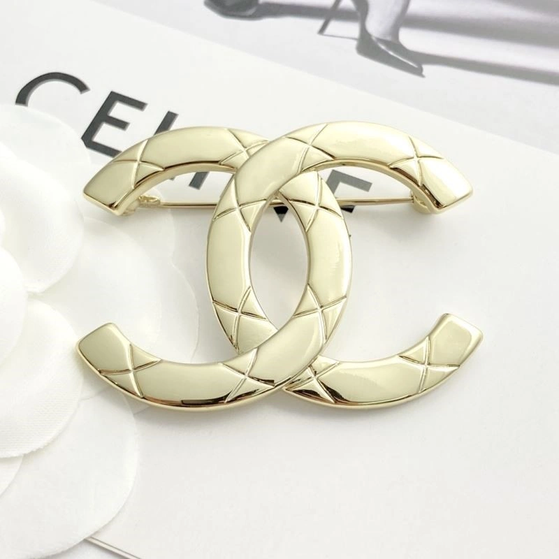 Cozy Chanel Brooches 223141