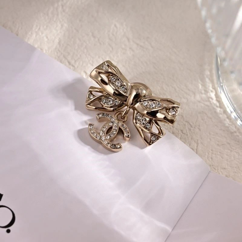 Chanel Brooches Snug 223098