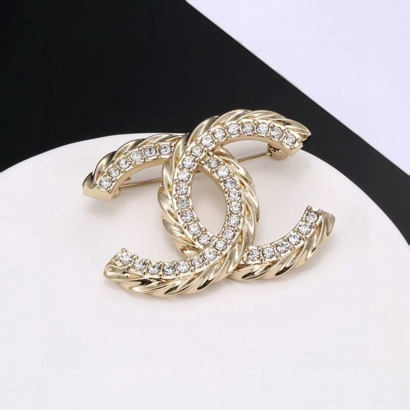 Lightweight Chanel Brooches 221938