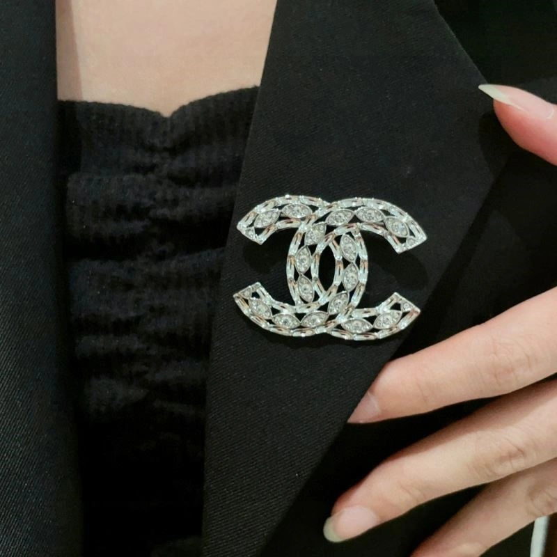 Flexible Chanel Brooches 221934