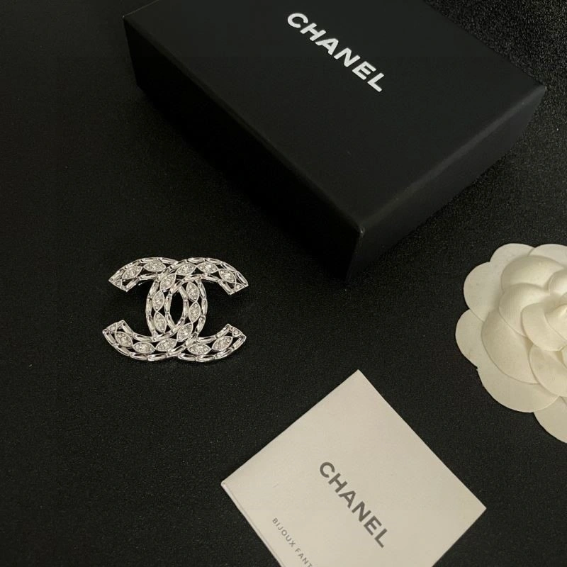 Flexible Chanel Brooches 221934