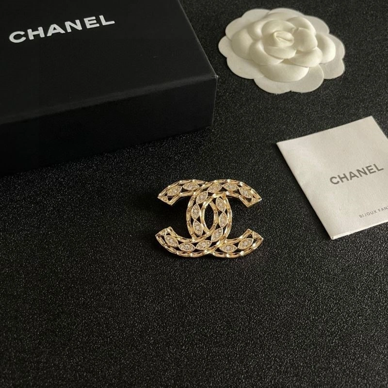 SoftTouch Chanel Brooches 221937