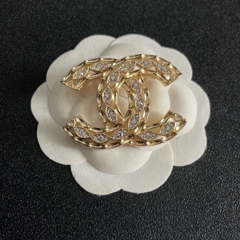 SoftTouch Chanel Brooches 221937