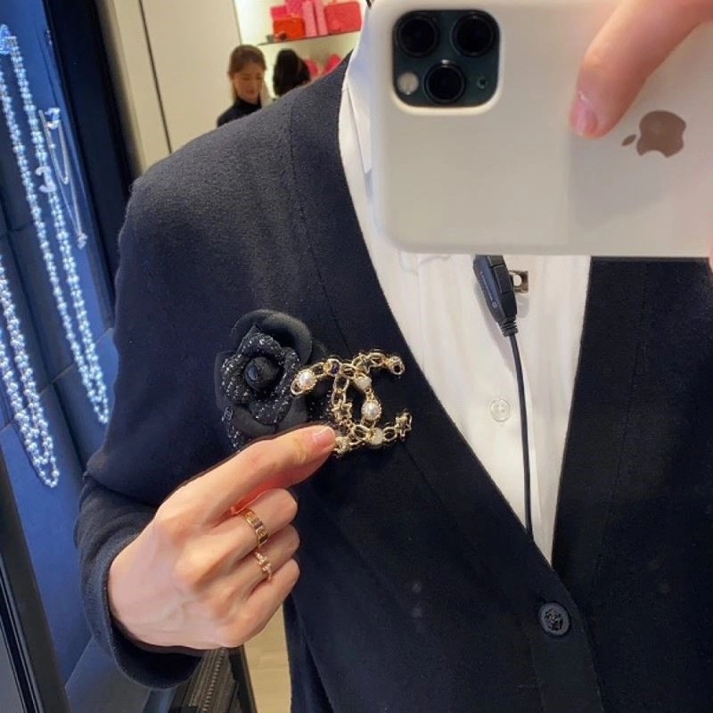 SmartChoice Chanel Brooches 221936