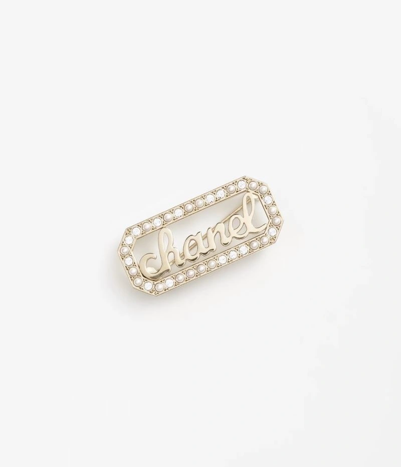 Chanel Brooches Cozy 221924
