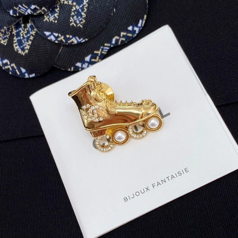 Seasonal Chanel Brooches 221930