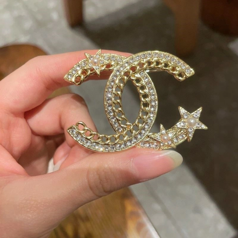 Vibrant Chanel Brooches 221920
