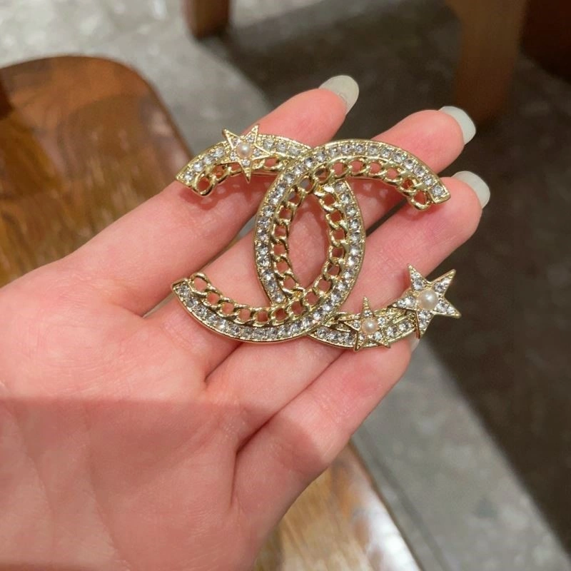 Vibrant Chanel Brooches 221920