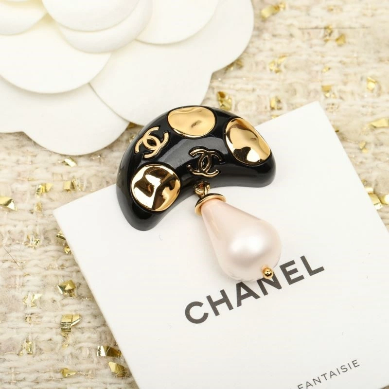 EyeCatching Chanel Brooches 221919