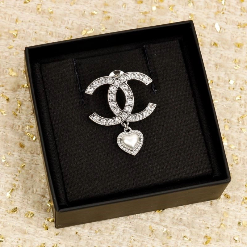 Contemporary Chanel Brooches 221918