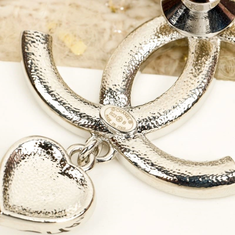 Contemporary Chanel Brooches 221918