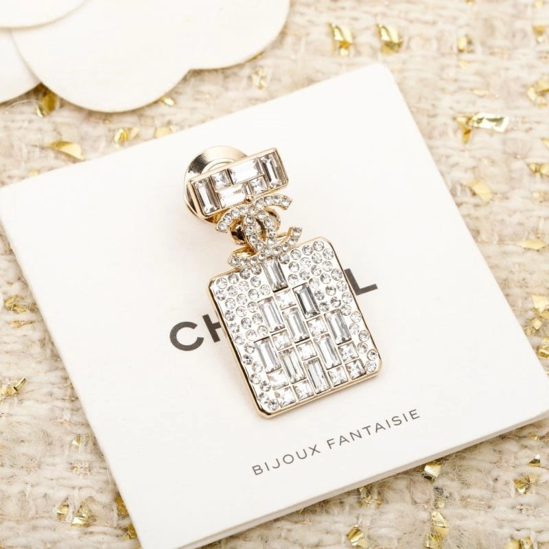 Casual Chanel Brooches 221913