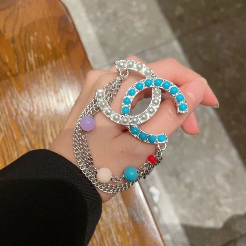 Modern Chanel Brooches 221916