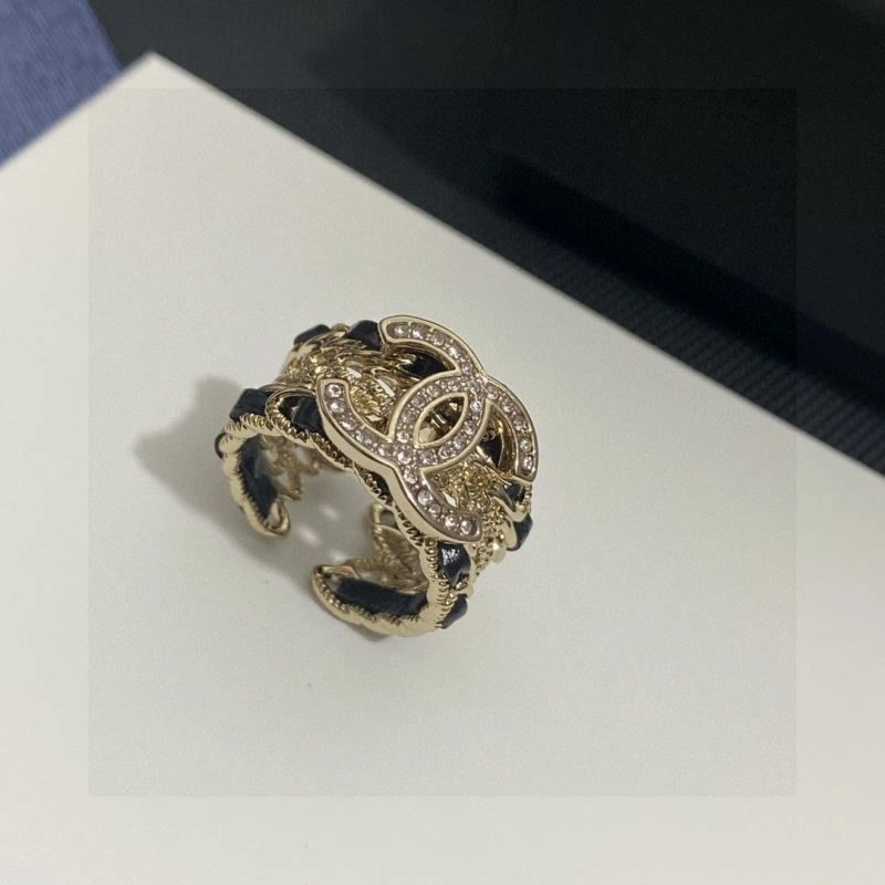 Youthful Chanel Brooches 221907