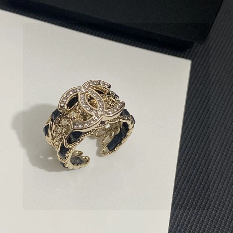 Youthful Chanel Brooches 221907