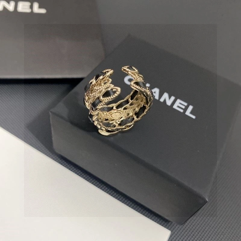 Youthful Chanel Brooches 221907