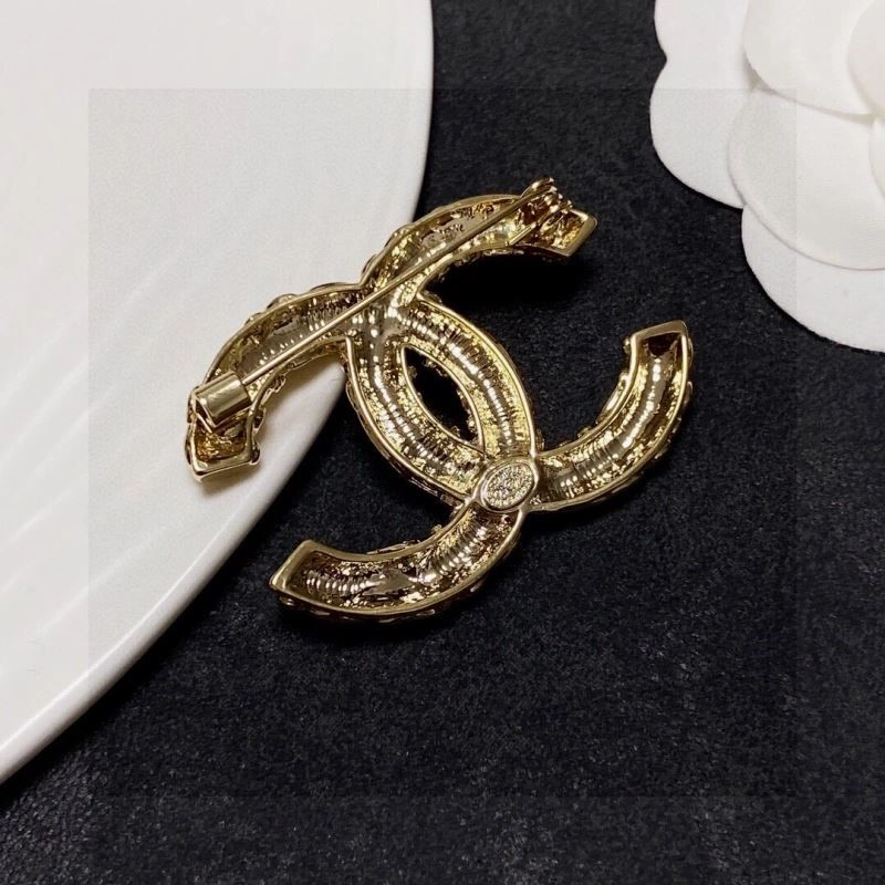 Timeless Chanel Brooches 221908