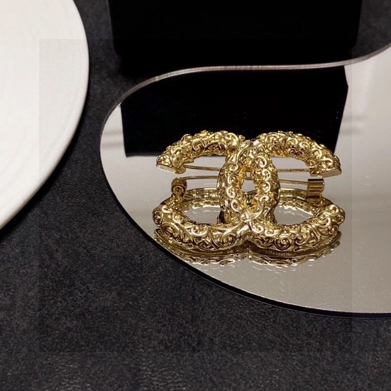 Timeless Chanel Brooches 221908