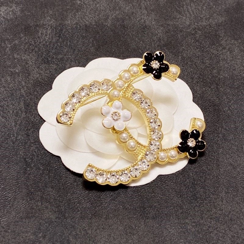 Chanel Brooches Colorful 221890