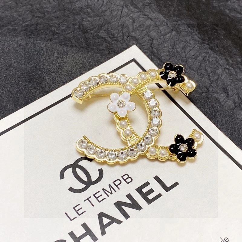 Chanel Brooches Colorful 221890