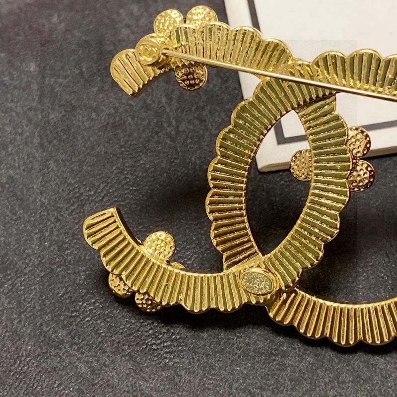 Chanel Brooches Colorful 221890