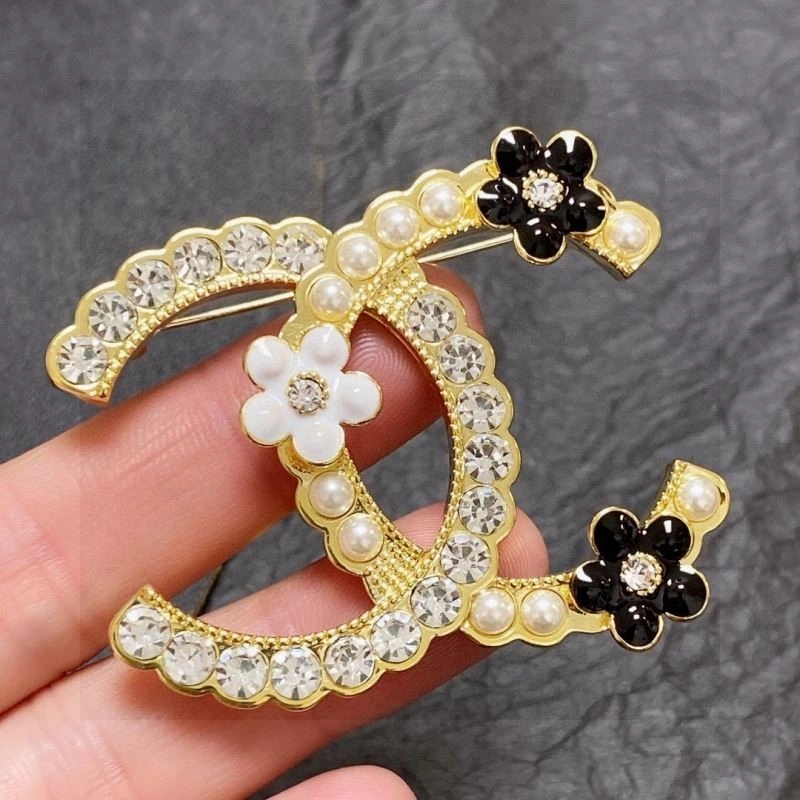 Chanel Brooches Colorful 221890