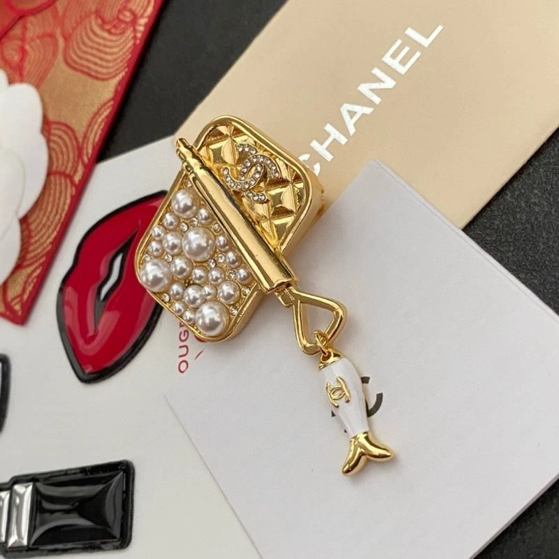 Affordable Chanel Brooches 221897
