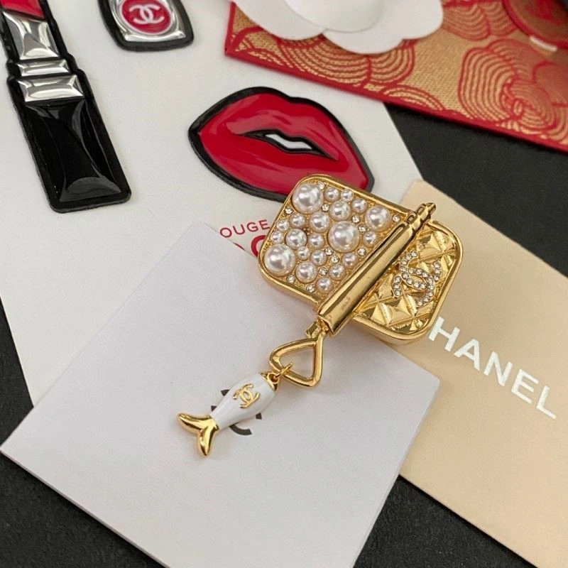 Affordable Chanel Brooches 221897