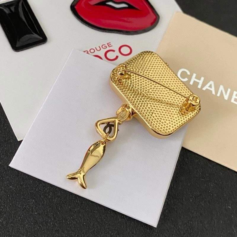 Affordable Chanel Brooches 221897