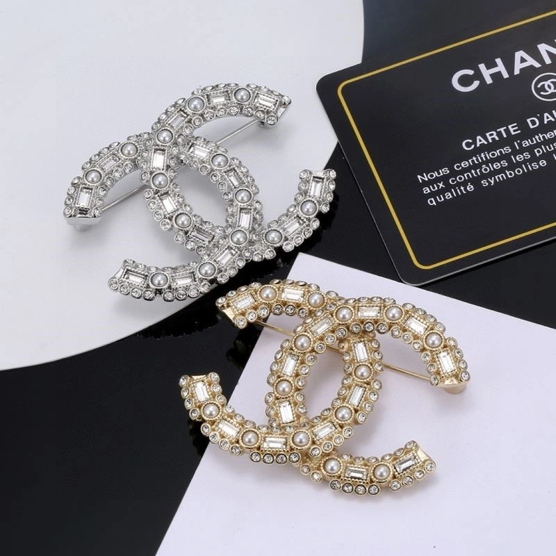 Chanel Brooches Bold 221901