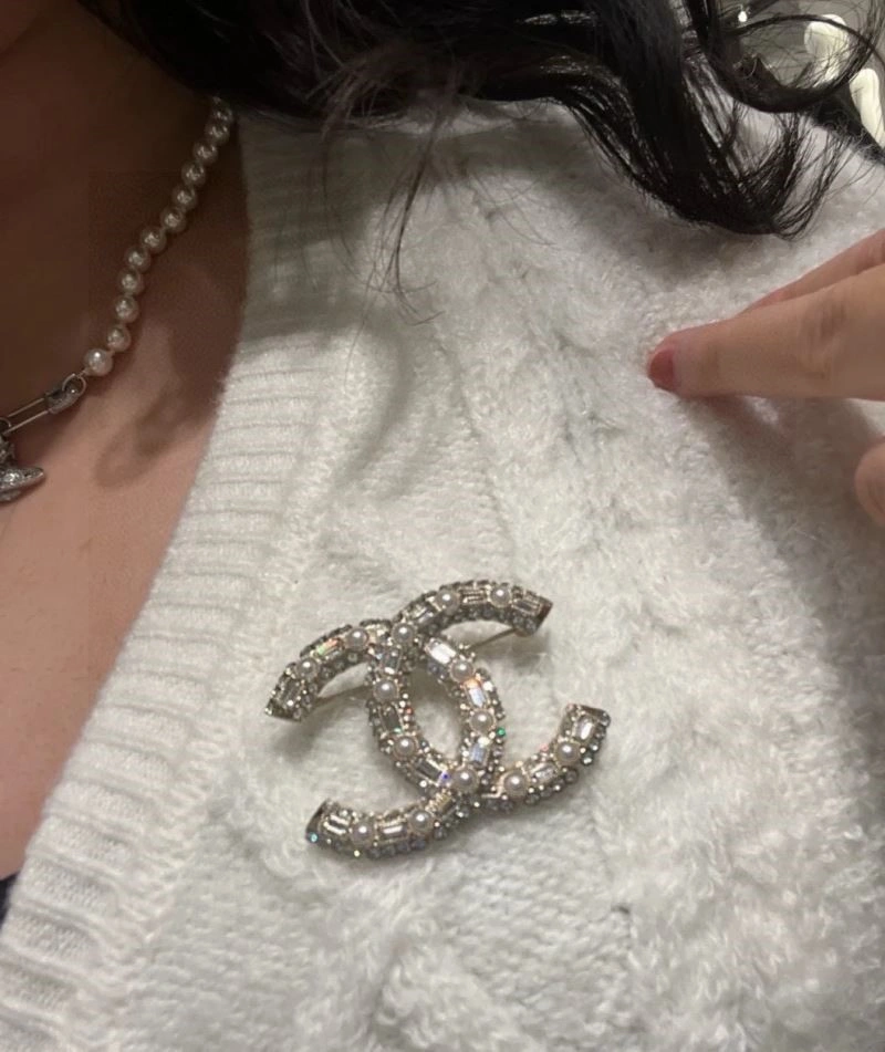Chanel Brooches Bold 221901