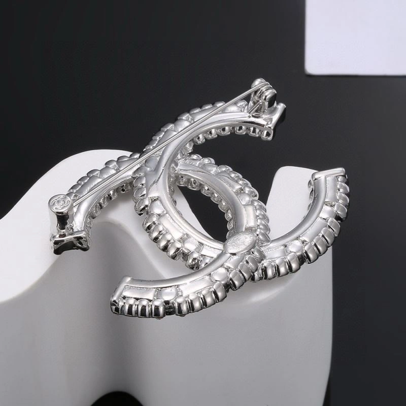 Chanel Brooches Bold 221901