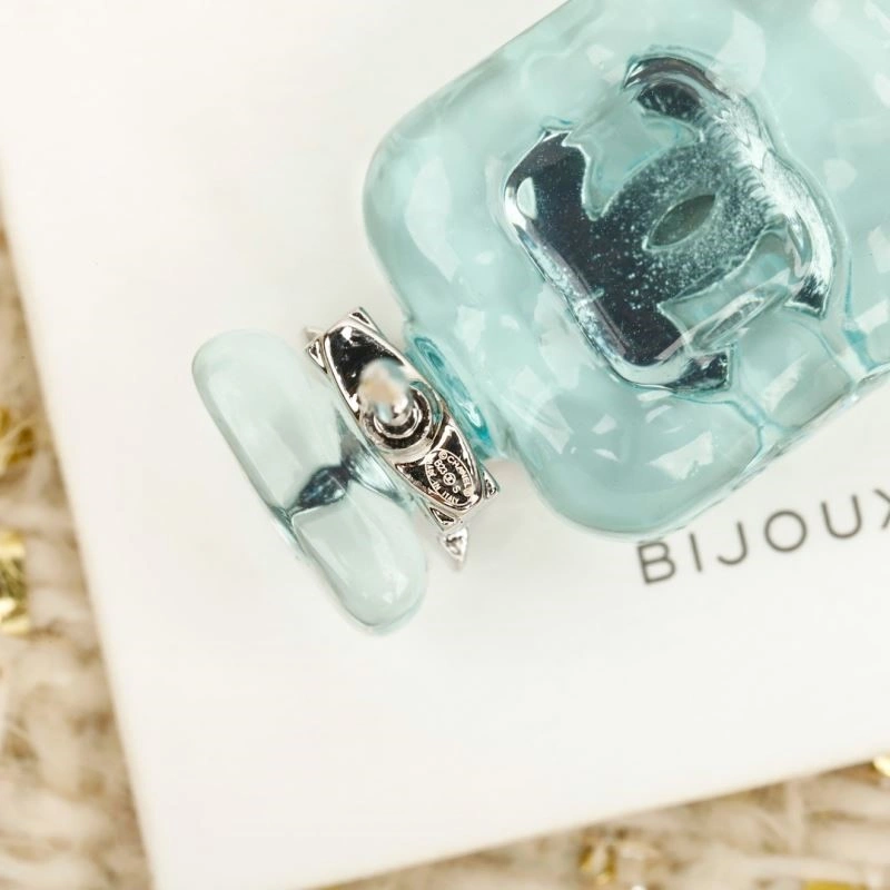 Chanel Brooches Sophisticated 221904