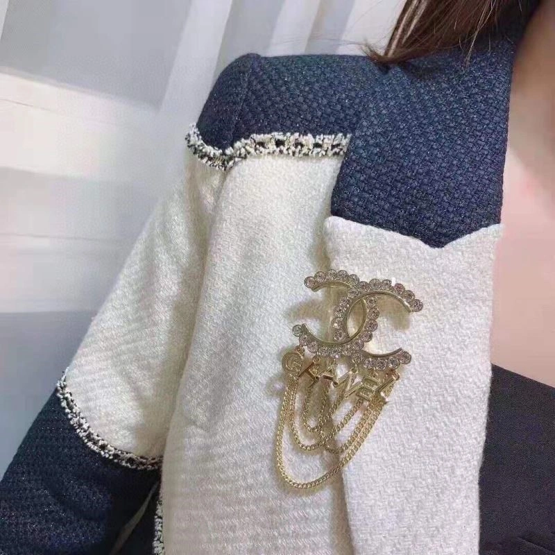 Chanel Brooches Unisex 221895