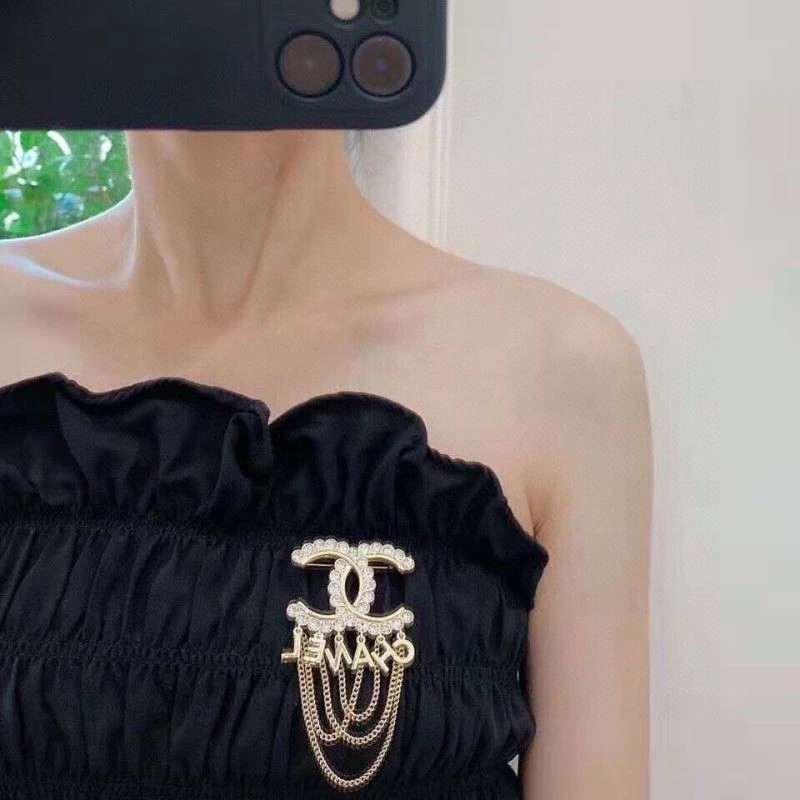 Chanel Brooches Unisex 221895