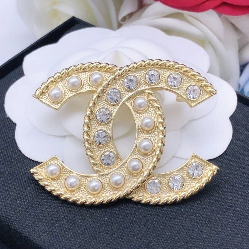 Affordable Chanel Brooches 221893