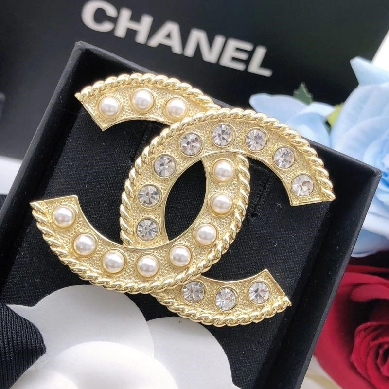 Affordable Chanel Brooches 221893