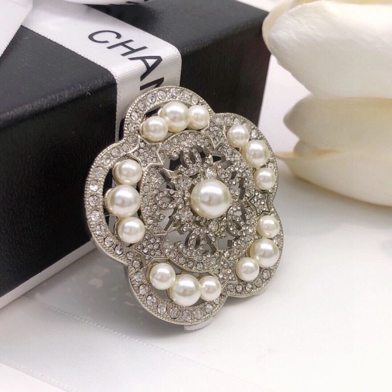 Chanel Brooches Resilient 221891