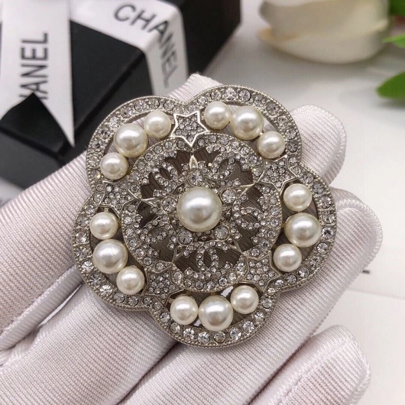 Chanel Brooches Resilient 221891