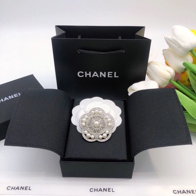 Chanel Brooches Resilient 221891